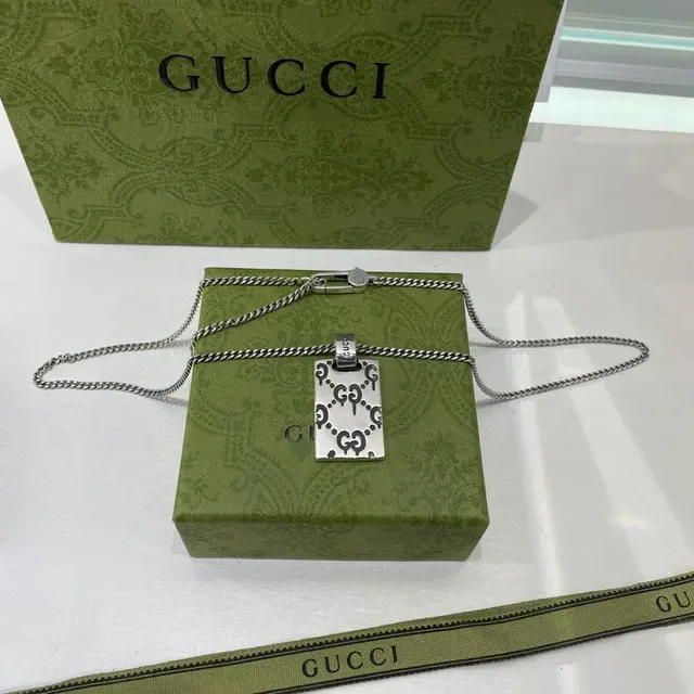 Gucci Skull Motif Rectangular Pendant Necklace 5