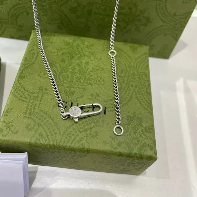 Gucci Skull Motif Rectangular Pendant Necklace 9