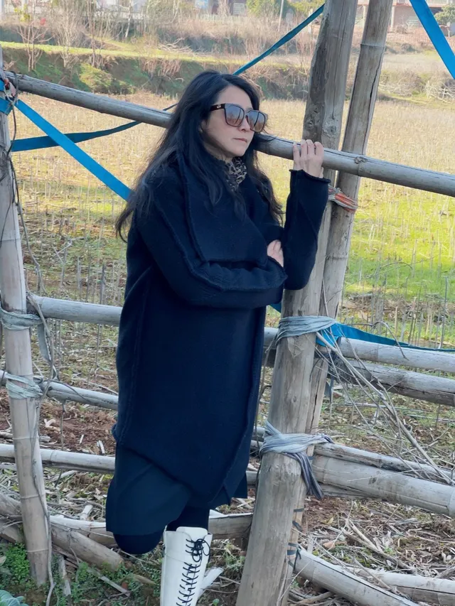 Gucci Square Oversized White Sunglasses 2