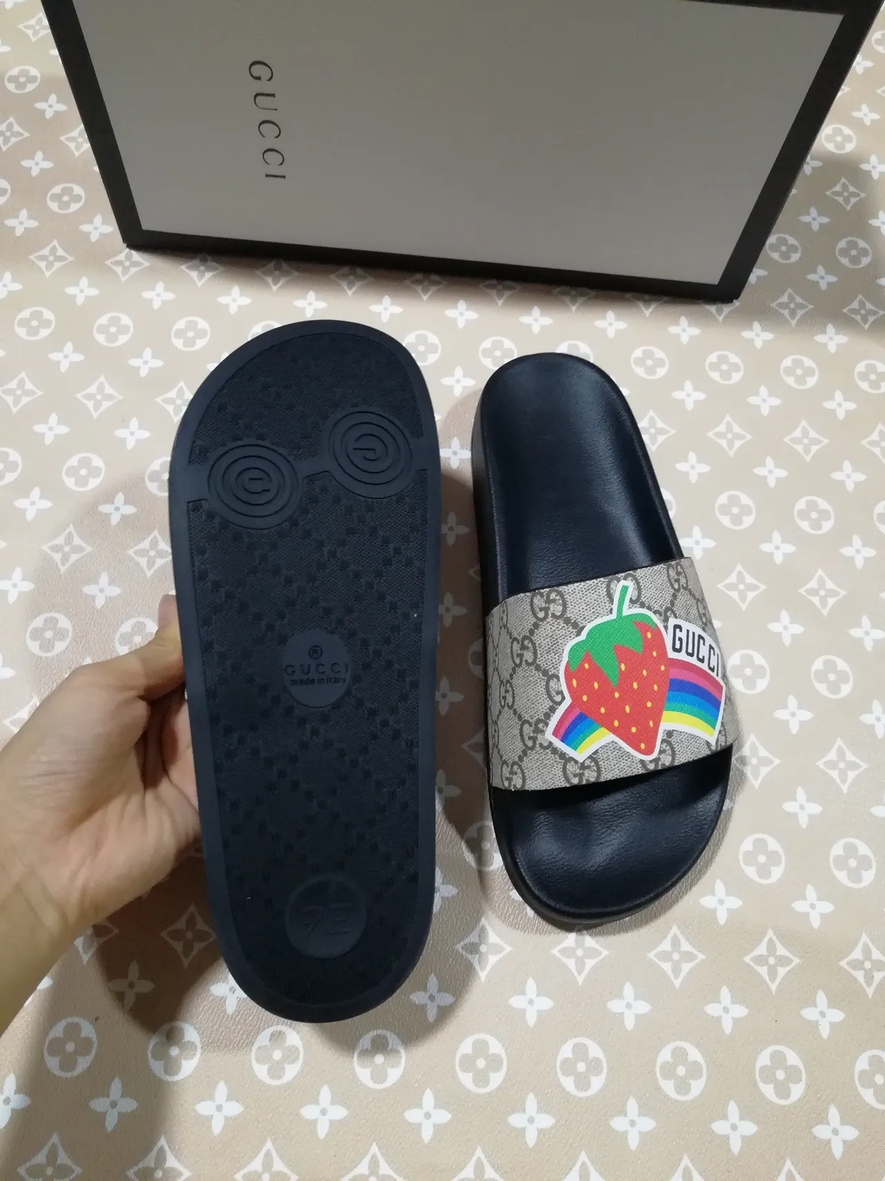 Gucci Strawberry Slide Black Beige GG Monogram Canvas Strap Molded Rubber Sole Slippers 5