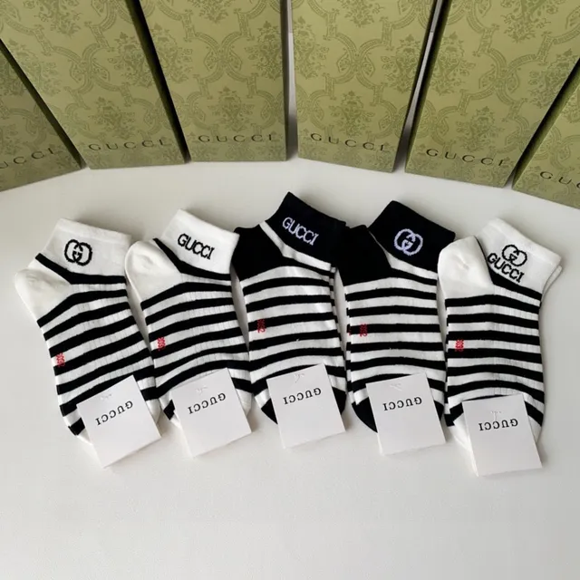 Gucci Striped Logo-Cuff Ankle Socks 2