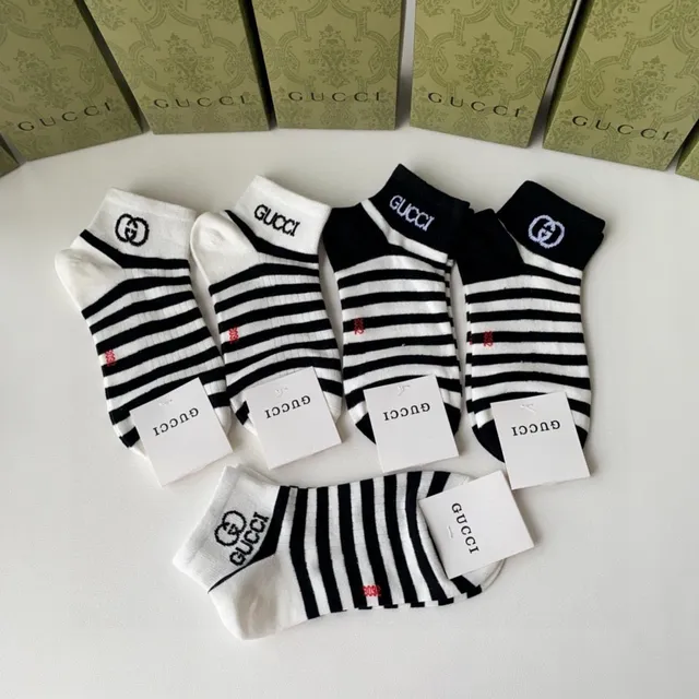 Gucci Striped Logo-Cuff Ankle Socks 3