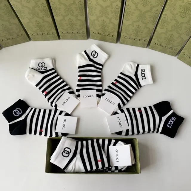 Gucci Striped Logo-Cuff Ankle Socks 8
