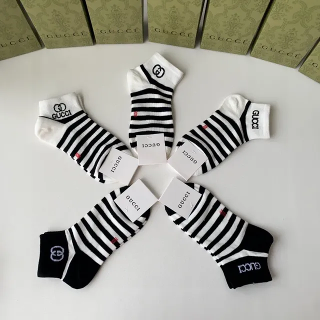 Gucci Striped Logo-Cuff Ankle Socks 9