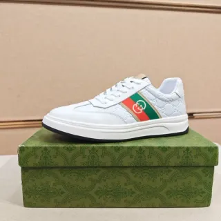 Gucci Tennis 1977 سنيكرز أسلوب حياة أبيض أخضر أحمر شريط ويب