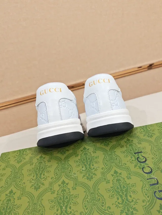 Gucci Tennis 1977 Sneakers Lifestyle Branco Verde Vermelho Listras Web 3