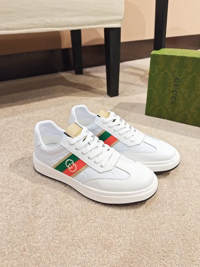 Gucci Tennis 1977 Sneakers Lifestyle Branco Verde Vermelho Listras Web 4
