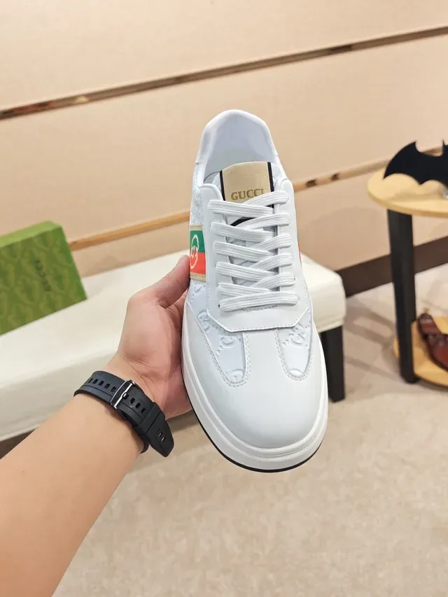 Gucci Tennis 1977 Sneakers Lifestyle Branco Verde Vermelho Listras Web 5