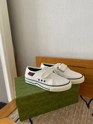 Gucci Tennis 1977 White Green Velcro Strap Closure Web Stripe Heel Accent Lifestyle Sneakers 9