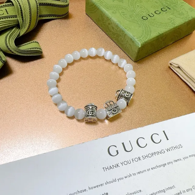 Gucci White Cat's-Eye Bead and Interlocking G Charm Bracelet 3