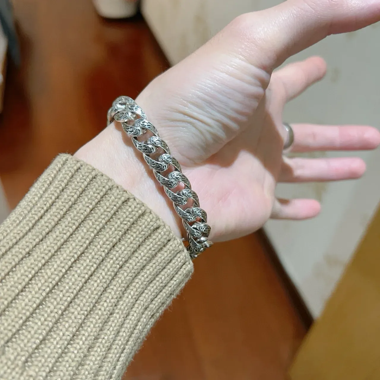 Gucci Winged GG Ornate Curb-Link Silver Bracelet 7