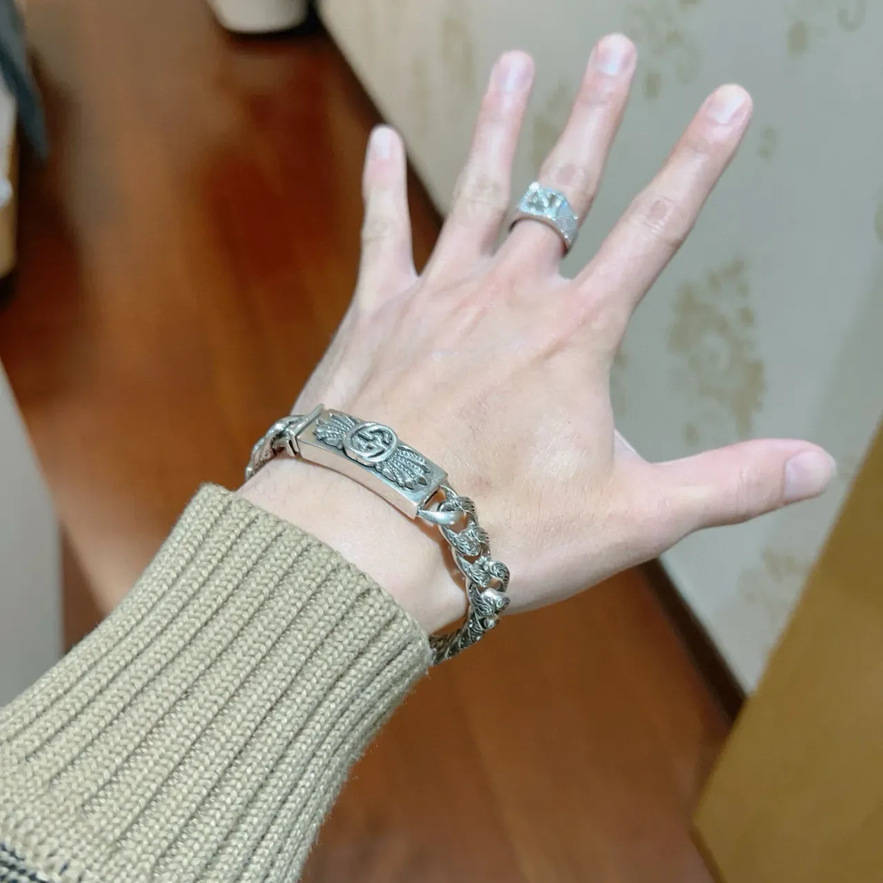 Gucci Winged GG Ornate Curb-Link Silver Bracelet 8