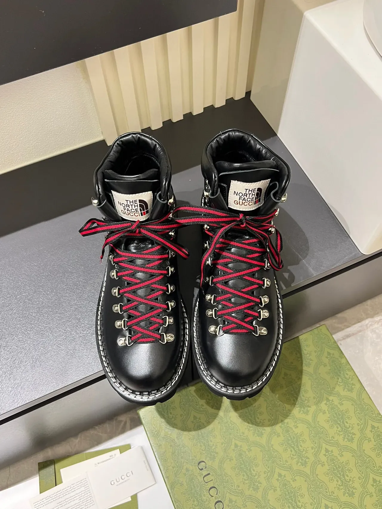 Gucci x The North Face Botas de Trekking de Couro Preto 2