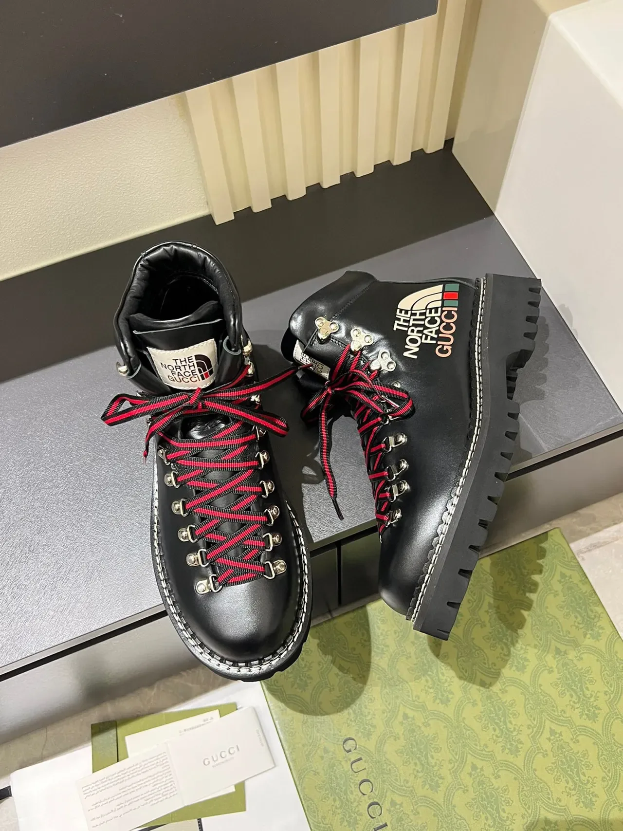 Gucci x The North Face Botas de Trekking de Couro Preto 4
