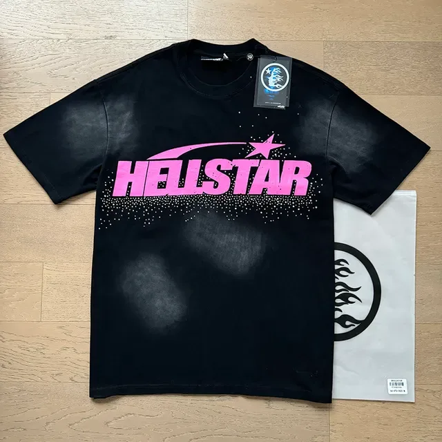 Hellstar ग्राफिक ओवरसाइज़्ड काला और गुलाबी टी-शर्ट 9