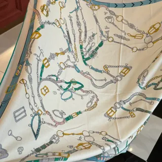 Hermès 米色 多色 骑士硬件 印花 奶油色丝绸围巾