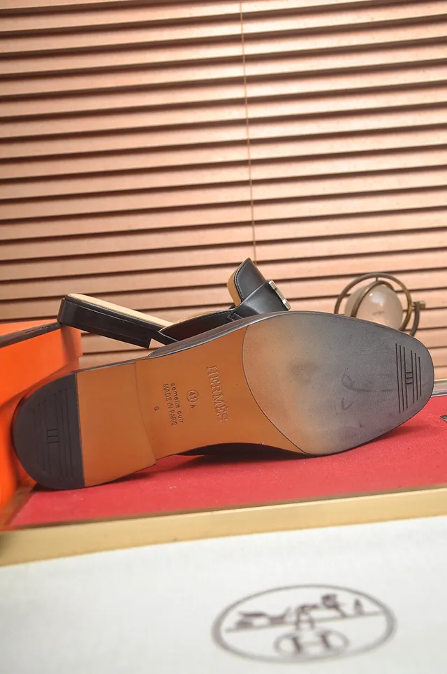 Hermès Black Beige Leather H-Shaped Metal Buckle Loafer 2
