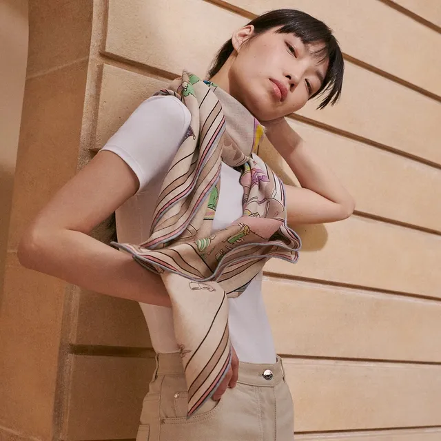Hermès Carré 140 رواية مصورة متعدد الألوان وشاح حريري 3