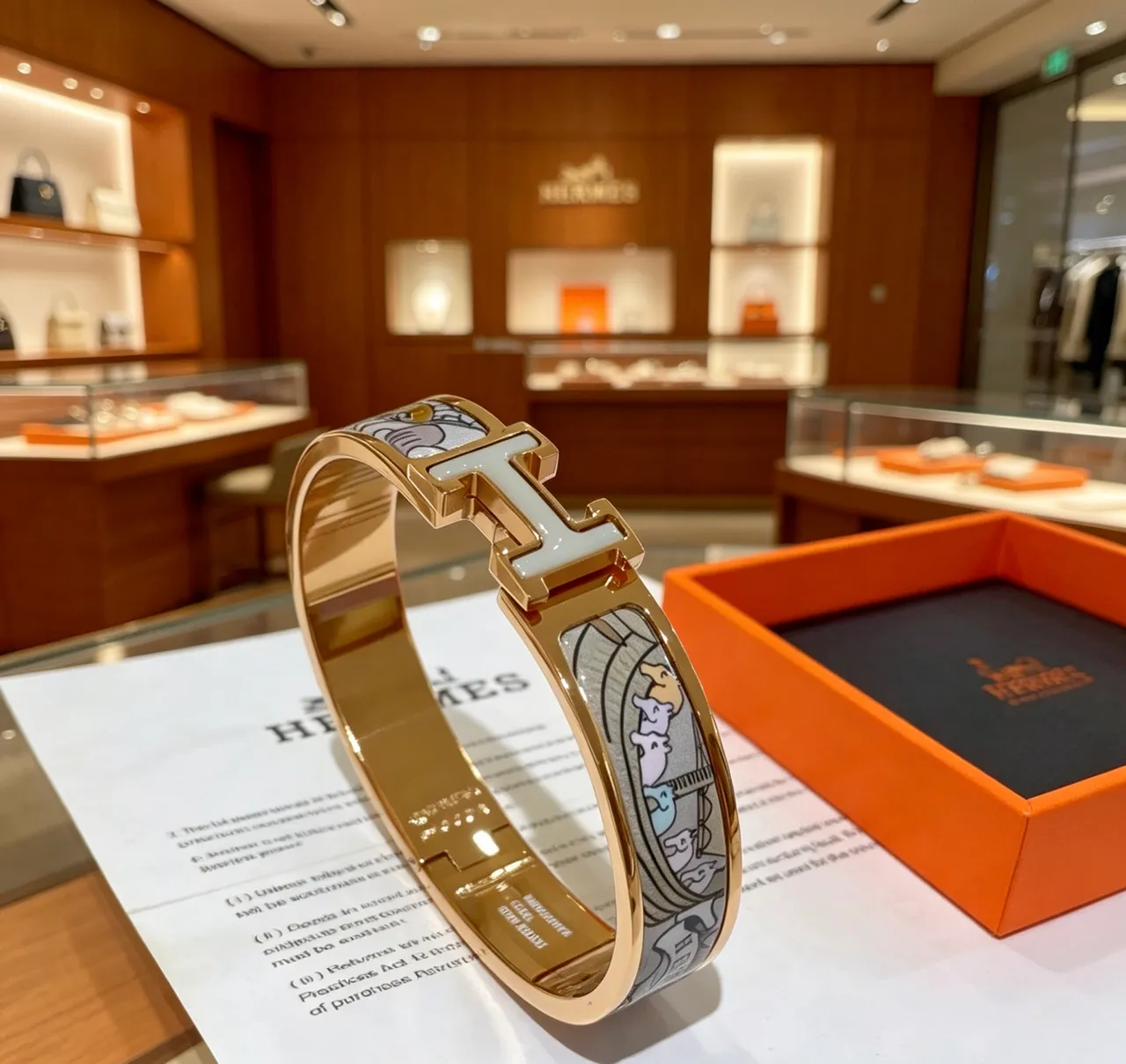 Hermès Clic H Esmalte Ilustração Pulseira dourada 3