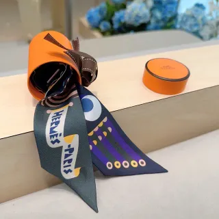 Hermès 海军多色印花窄Twilly-Style丝质围巾