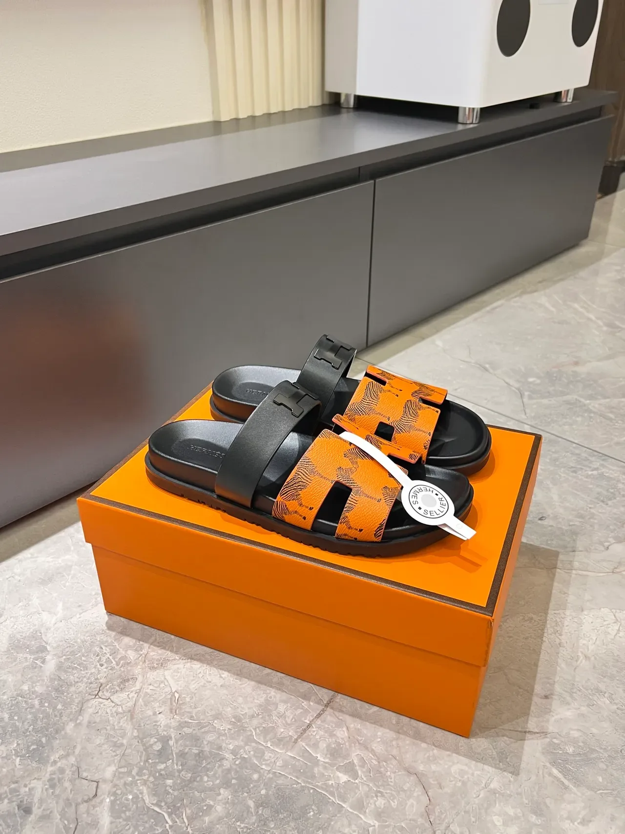 Hermès Oran काले भूरे डबल स्ट्रैप H-आकार के हार्डवेयर स्लाइड स्लिपर्स 20