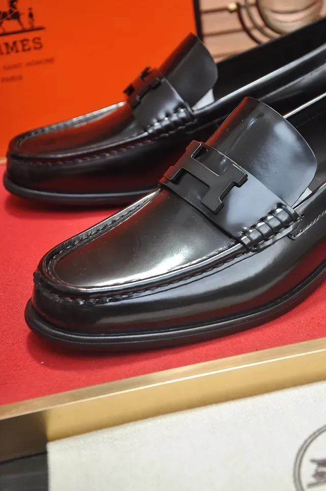Hermès Oran أحذية لفرز سوداء من جلد مصقول مع إبزيم H 2