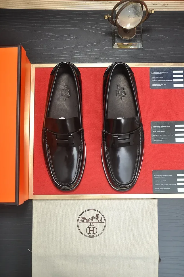 Hermès Oran أحذية لفرز سوداء من جلد مصقول مع إبزيم H 5