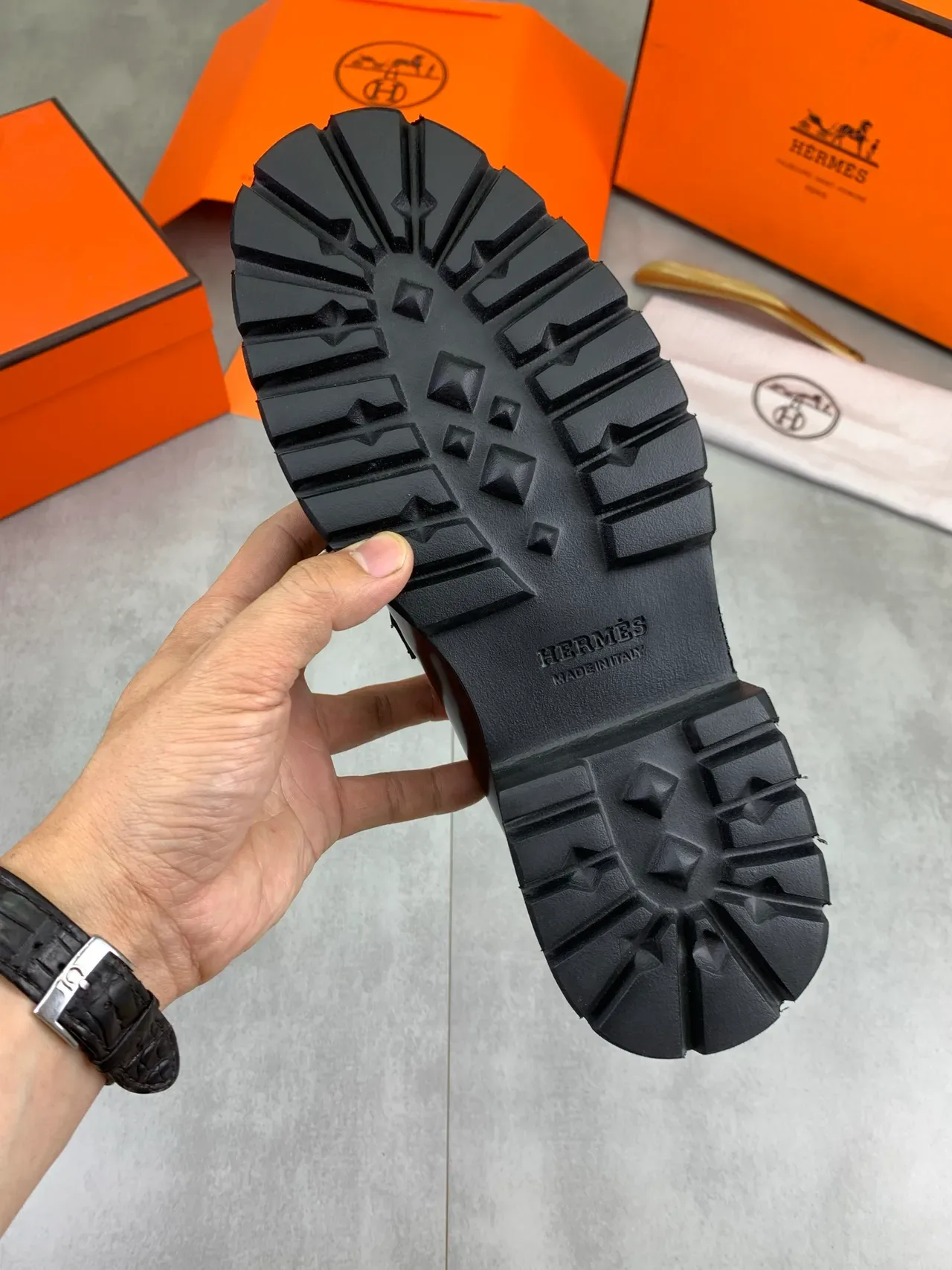 Hermès Oran Mocassins à Franges Marron Cuir Poli 3