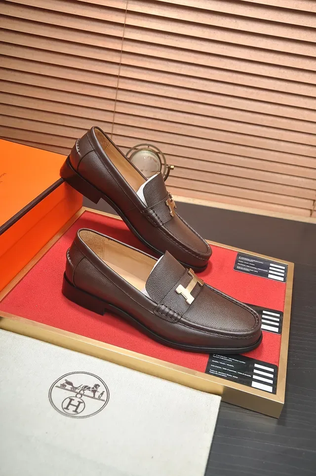 Hermès Oran Mocassins Marron Cuir Texturé Boucle H 4