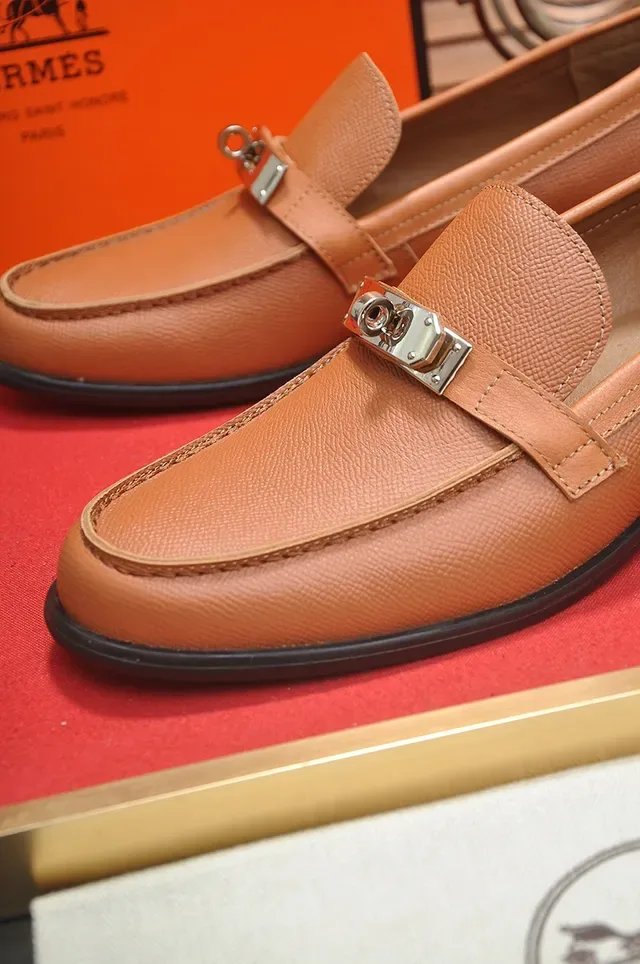 Hermès Oran Loafer جلد بني مقطع لون بني 2