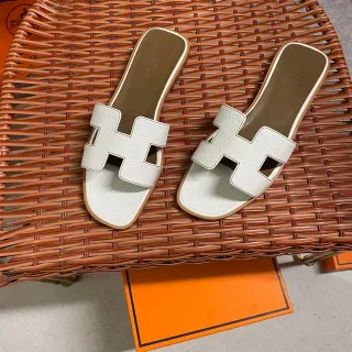Hermès Oran Off-White Leather H-Strap Slippers