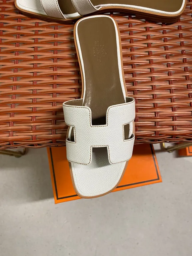 Hermès Oran Off-White Leather H-Strap Slippers 2