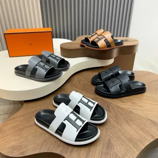 Sandálias Hermès Oran Brancas e Pretas