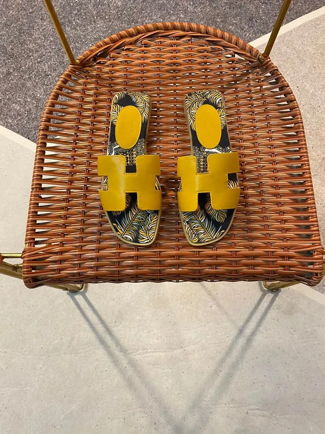 Hermès Oran Slide হলুদ বহুরঙা H-Strap চামড়া ছাপা কাপড়ের সোল চপ্পল 5