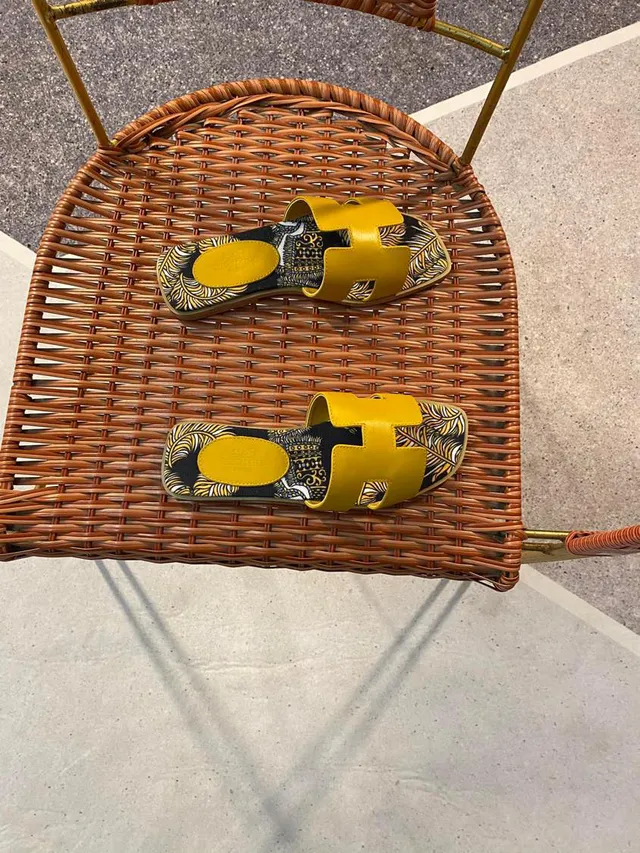 Hermès Oran Slide হলুদ বহুরঙা H-Strap চামড়া ছাপা কাপড়ের সোল চপ্পল 6