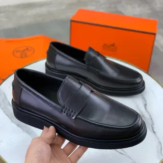 Hermès Penny Loafer Couro Preto Sola Grossa Loafers