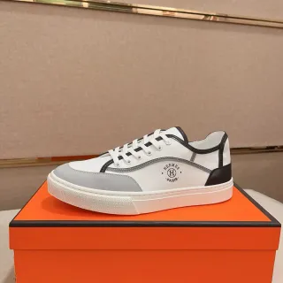 Hermès Tênis Lifestyle Branco e Cinza com Painéis de Couro Low-Top