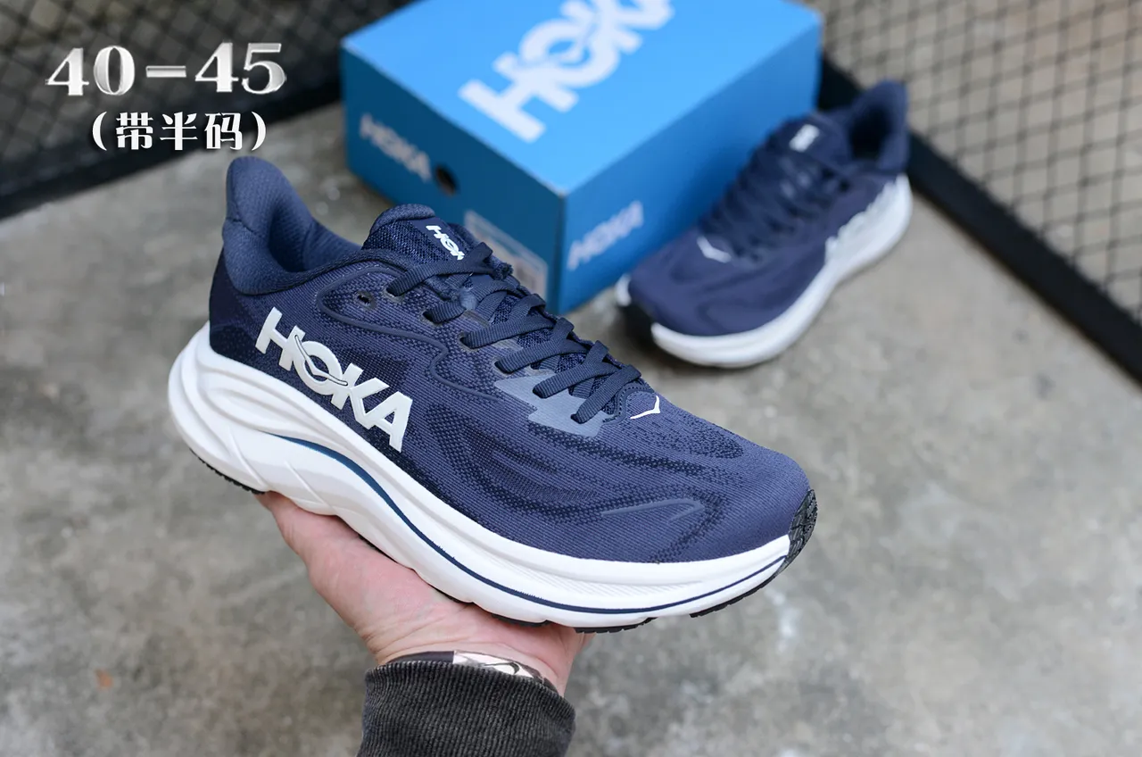Hoka Clifton Navy and White Chaussures de course 3