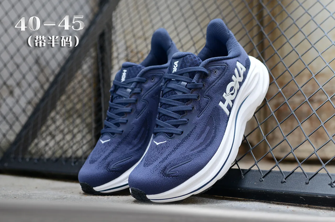 Hoka Clifton Navy and White Chaussures de course 5