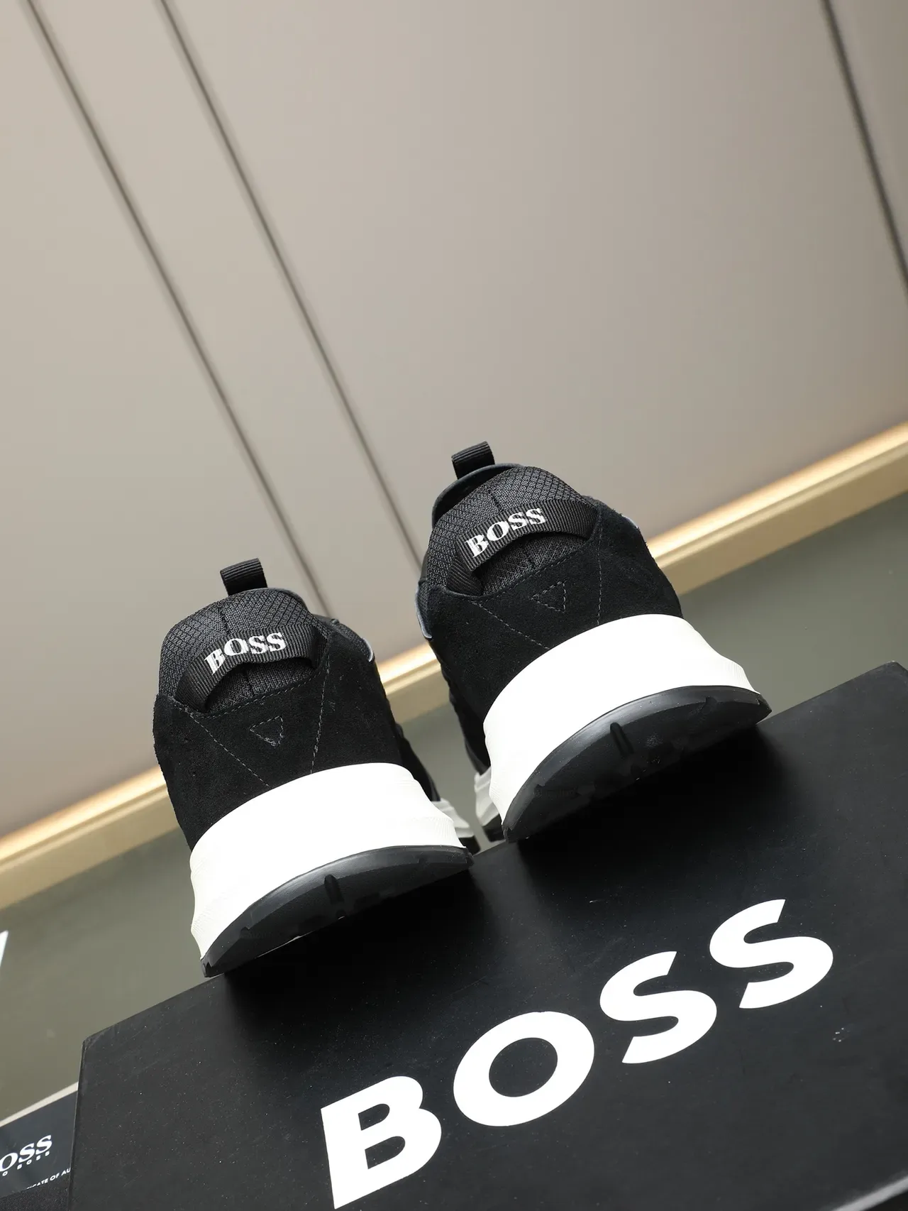 HUGO Black and White Lifestyle Sneaker 4