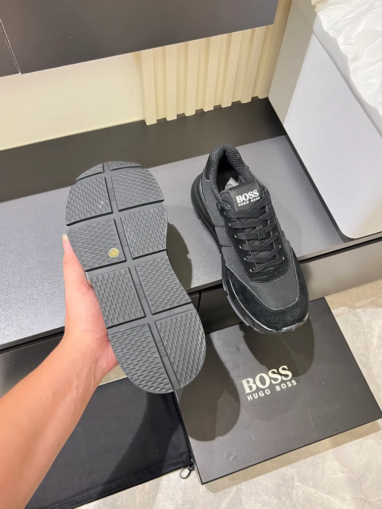 Hugo Boss Sneakers Lifestyle Semelle Monochrome Sculptée Matériau Mixte Supérieure Noire 3