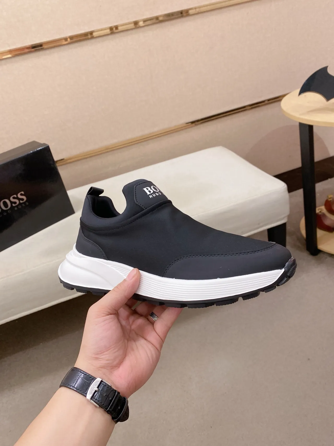 Hugo Boss Tênis Lifestyle Preto e Branco Slip-On Colar Moldado 5