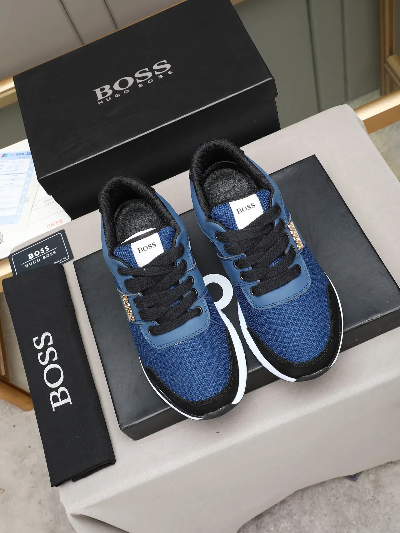 Hugo Boss أحذية رياضية شبكية أزرق وأسود نمط حياة 3