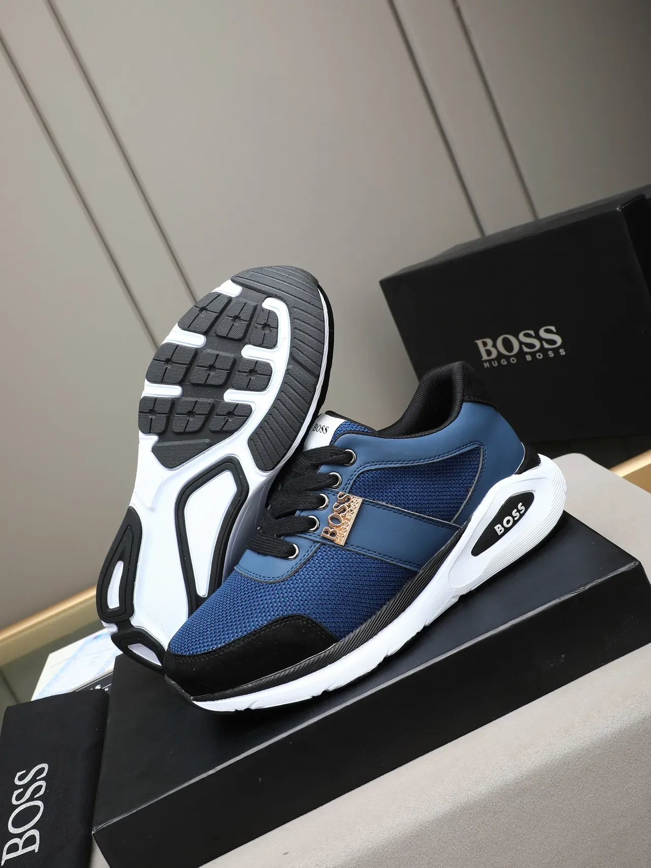 Hugo Boss أحذية رياضية شبكية أزرق وأسود نمط حياة 5