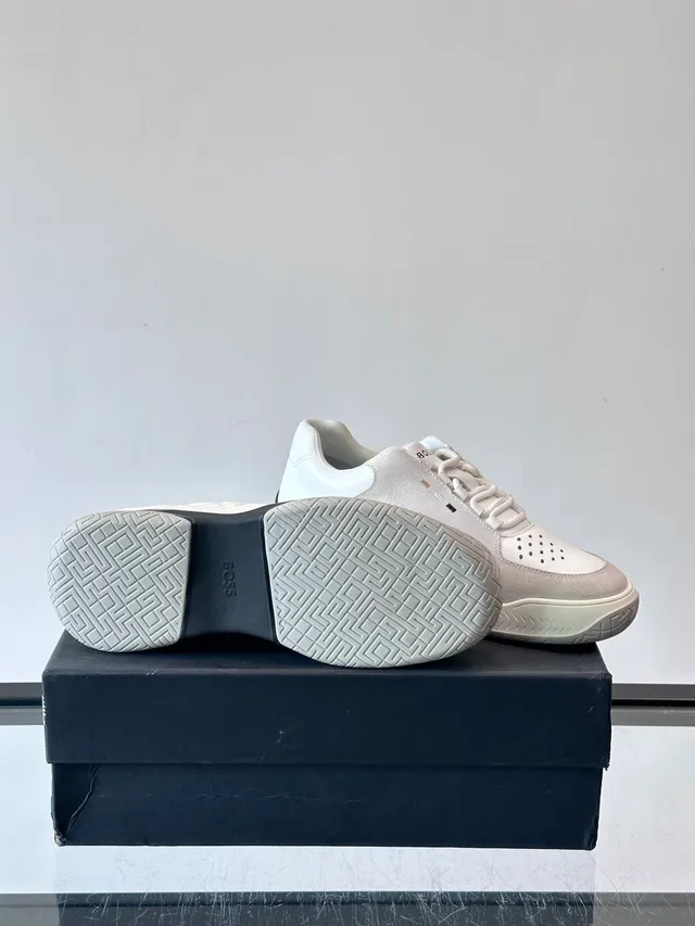 Hugo Boss Blanc Gris Quilté Couture Ondulée Partie Supérieure Perforée Embout Chaussures Lifestyle 2