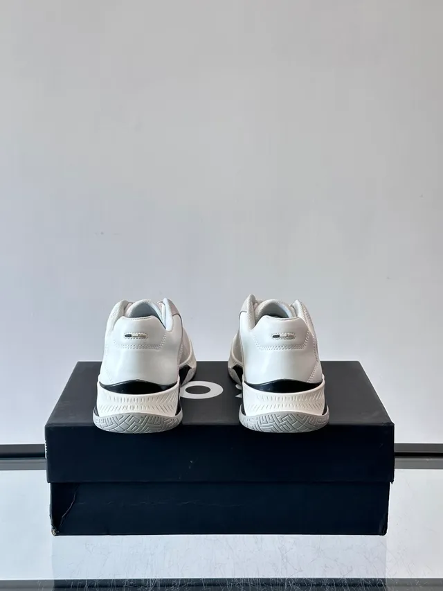 Hugo Boss Blanc Gris Quilté Couture Ondulée Partie Supérieure Perforée Embout Chaussures Lifestyle 3