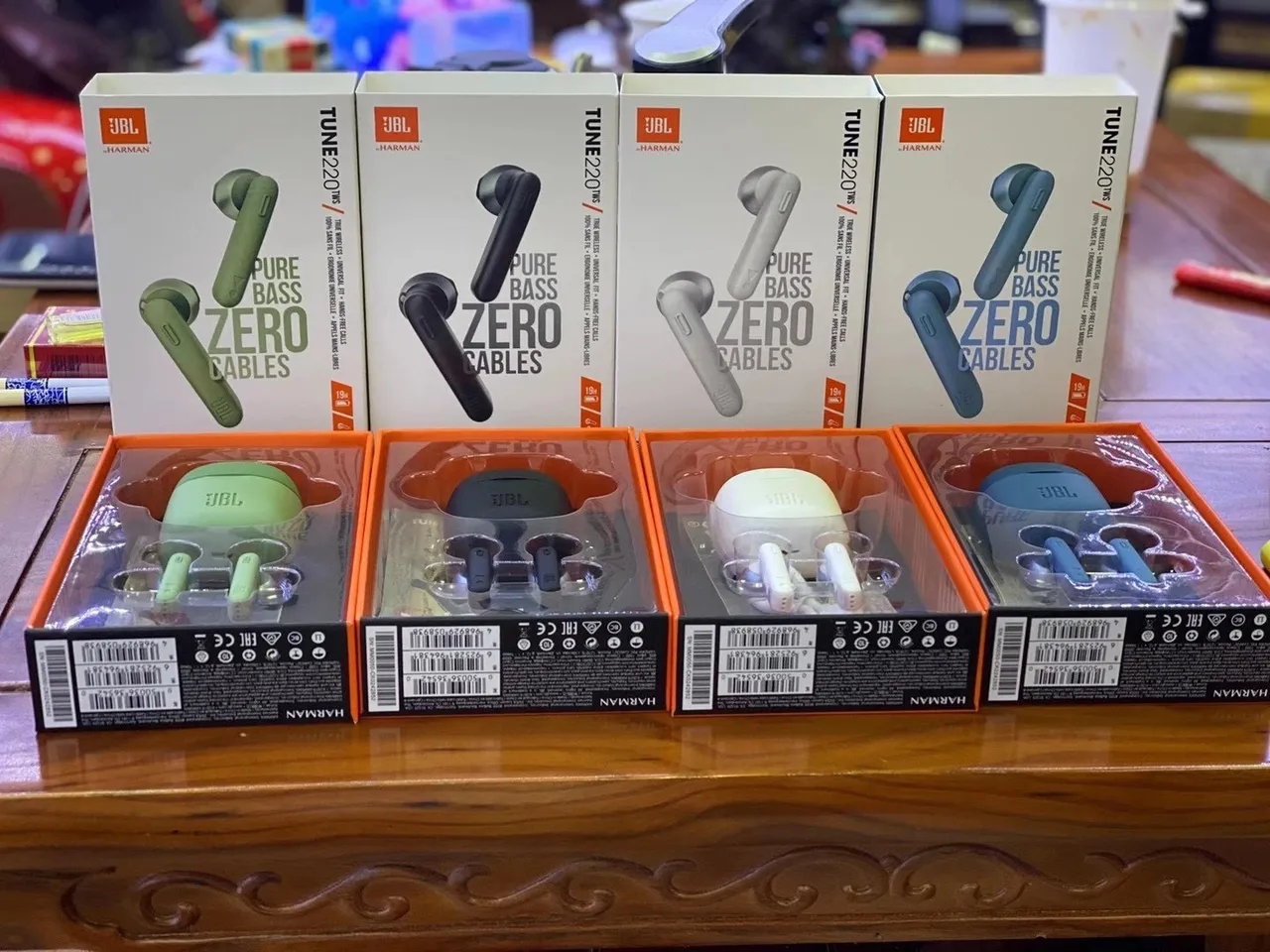 JBL TUNE 220 TWS Vert Noir Style tige Pièces d'oreille Finition mate Étuis en silicone TWS Casque sans fil 22
