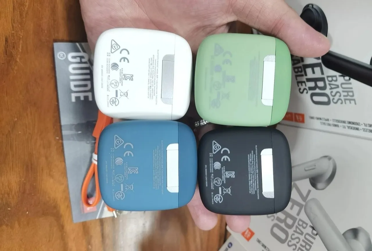 JBL TUNE 220 TWS Vert Noir Style tige Pièces d'oreille Finition mate Étuis en silicone TWS Casque sans fil 24