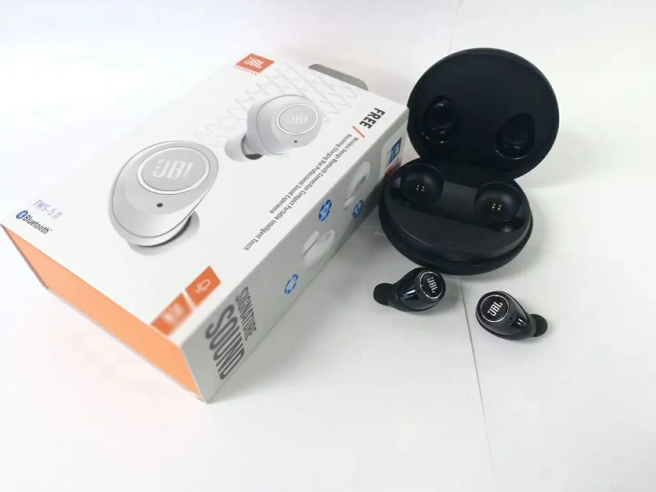 JBL TWS-5.0 Black White Compact Stemless Design Matte Finish TWS Earbuds 4