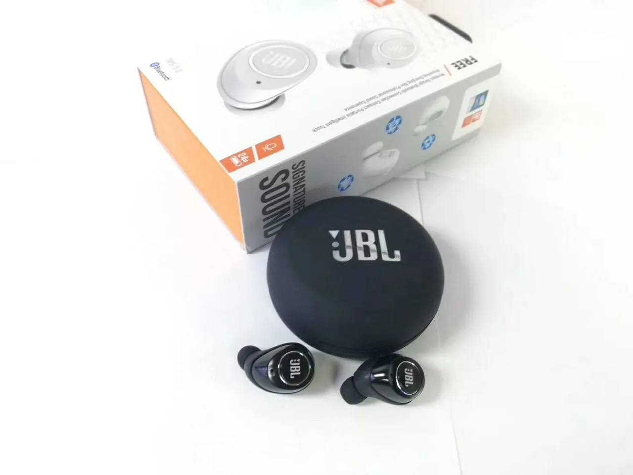 JBL TWS-5.0 Black White Compact Stemless Design Matte Finish TWS Earbuds 6
